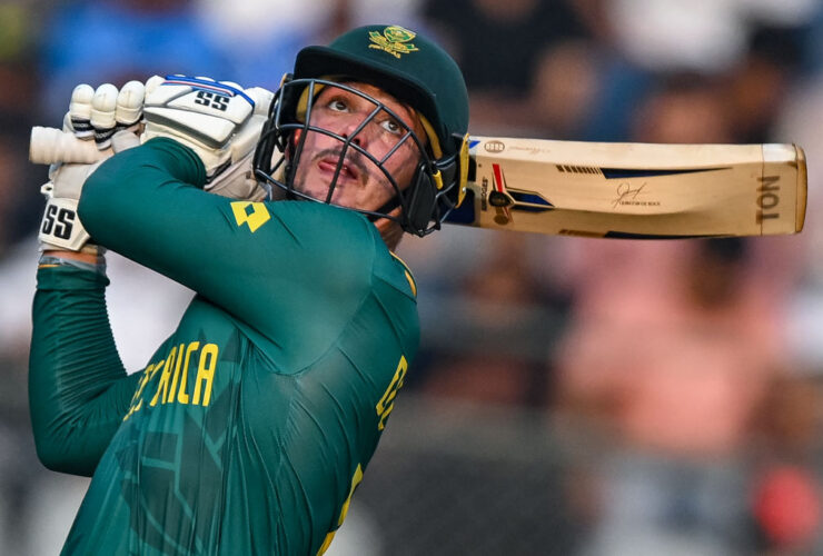 De Kock Outshines Kohli: New Top Scorer in Cricket World Cup!