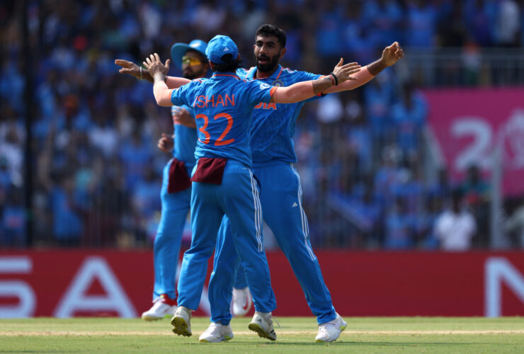 India Shakes Up Australia with Early Bowling Impact!