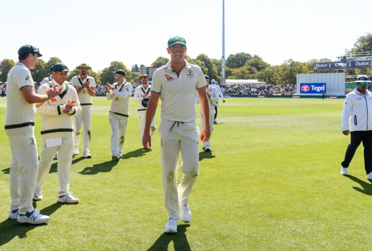 Australia Targets 100+ Lead on Tough Hagley Oval Pitch!