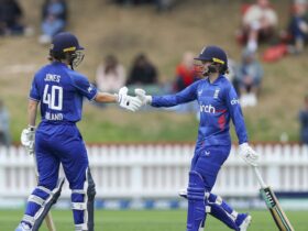 Jones & Dean's Record Partnership: England's Unlikely Victory!