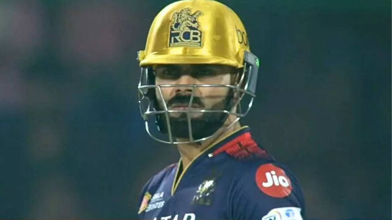 Virat Kohli Criticized for Run-Out Blunder in DC vs RCB IPL 2025 Match