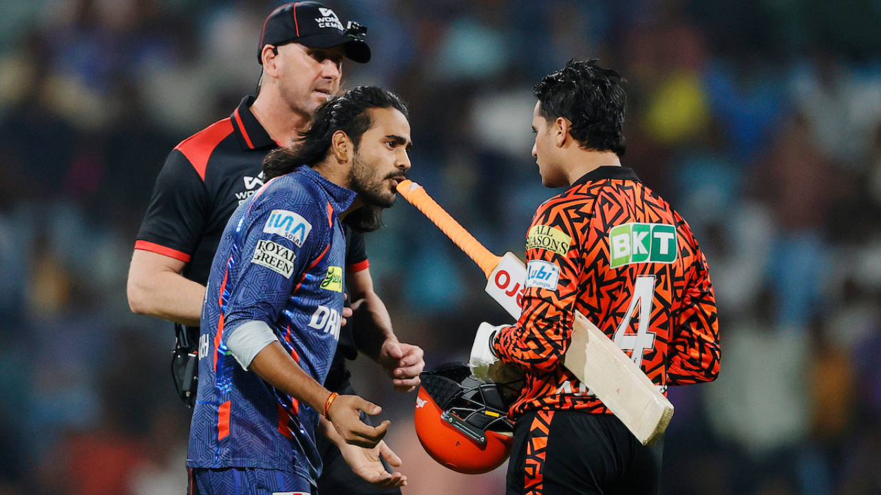 4 Explosive Sixes That Changed Everything: Abhishek Sharma’s Match-Winning 6 IPL 2025 Drama: Digvesh Rathi and Abhishek Sharma in On-Field Clash at Lucknow