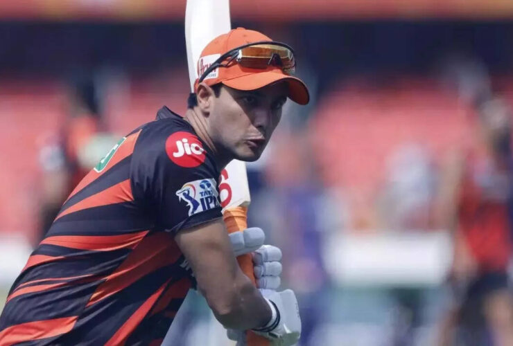 anil-kumble-and-ab-de-villiers-challenge-abhishek-sharma-to-turn-starts-into-big-scores-ahead-of-ipl-2025