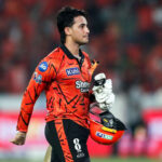 varun-aaron-backs-abhishek-sharma-after-unbeaten-135-against-capitals