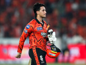 varun-aaron-backs-abhishek-sharma-after-unbeaten-135-against-capitals