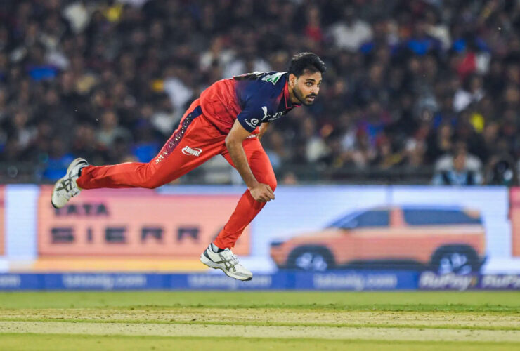 best-after-bumrah-dinesh-karthiks-praise-for-bhuvneshwar-kumar-goes-viral-after-rcbs-win