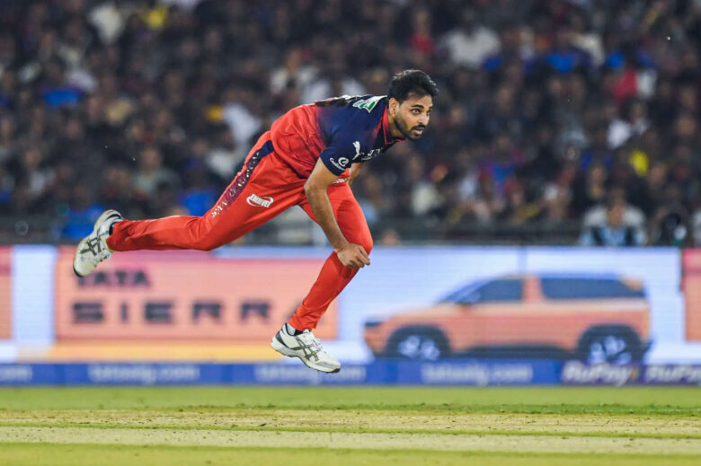 best-after-bumrah-dinesh-karthiks-praise-for-bhuvneshwar-kumar-goes-viral-after-rcbs-win