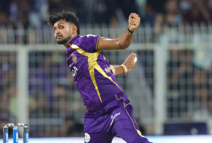 matheesha-pathirana-suffers-injury-scare-in-kkr-debut-following-finn-allens-historic-93-against-gt
