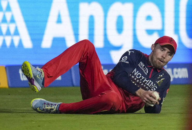 royal-challengers-bengaluru-sweats-over-phil-salt-finger-injury-amid-ipl-2026-playoff-push