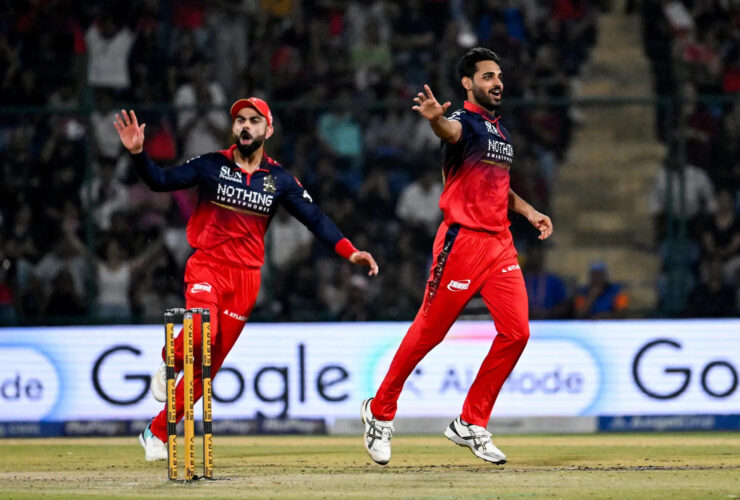 virat-kohli-hails-master-bhuvneshwar-kumars-elite-longevity-ahead-of-lsg-clash